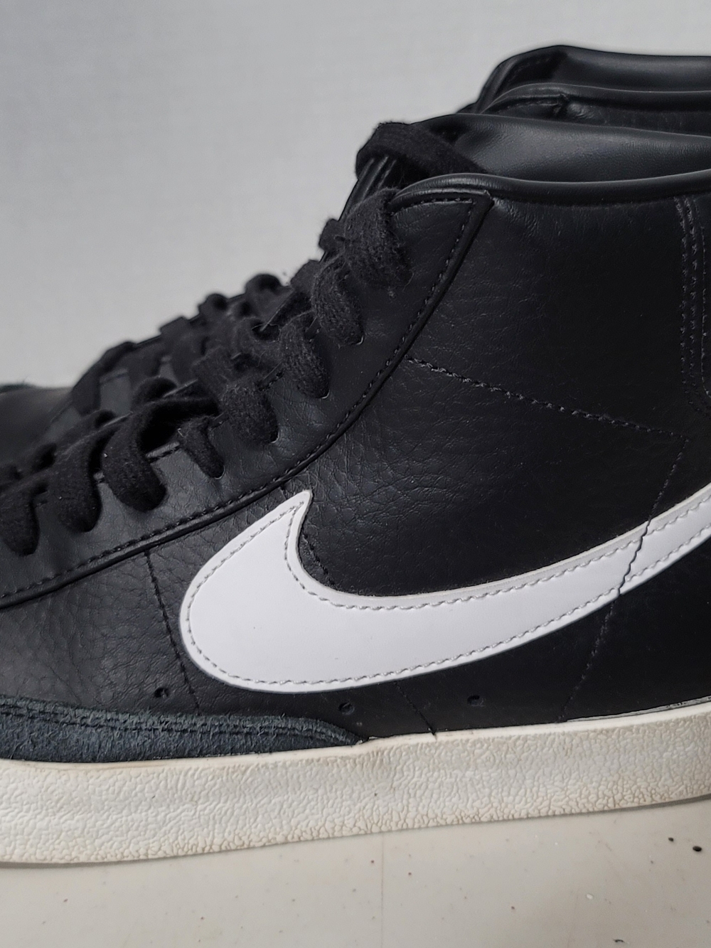 NIKE BLAZER 77 MID VINTAGE SIZE 7.5